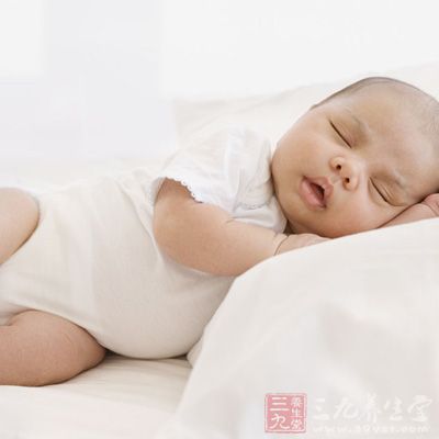 婴儿两个月大时的睡眠时间，重要性及规律解析